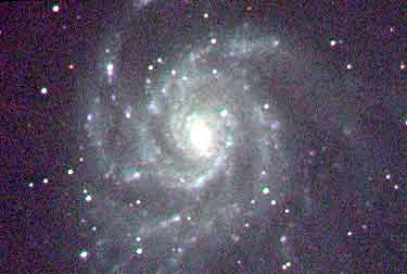 Galaxie im Sternbild Gro�er Wagen, Dreifarbenkomposit RGB, 60 sec. belichtet am 13. Mai 2001, 01:36 Uhr
